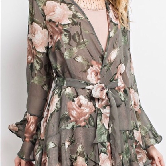 LAST ONE SMALL | DEE | Chiffon Ruffled Kimono - Picture 4 of 5